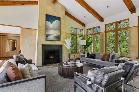 Living - 20545 Linden Rd, Deephaven, MN 55331 photo 2 of 12