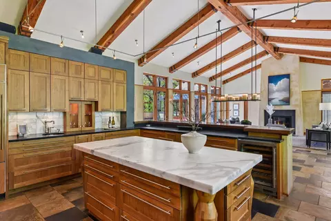 Kitchen - 20545 Linden Rd, Deephaven, MN 55331 photo 4 of 13