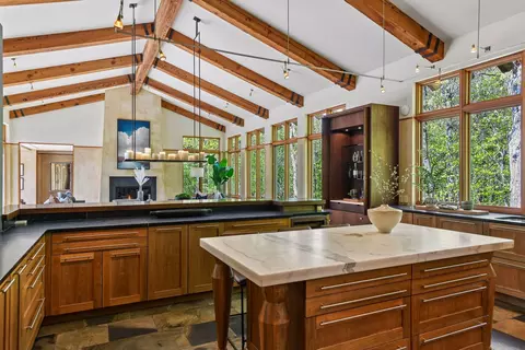 Kitchen - 20545 Linden Rd, Deephaven, MN 55331 photo 6 of 13