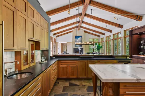 Kitchen - 20545 Linden Rd, Deephaven, MN 55331 photo 5 of 13
