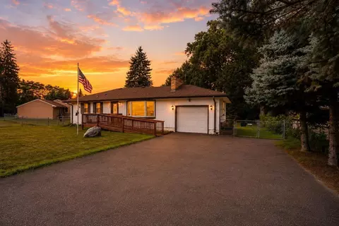 4585 Otter Lake Rd, White Bear Lake, MN 55110