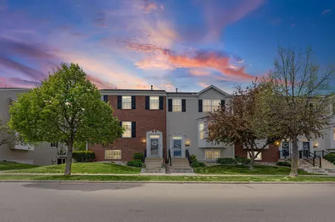 1724 Riverside Dr, Shakopee, MN 55379