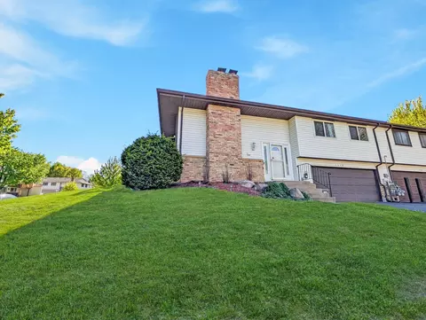 Exterior - 1648 Hickory Ln, Eagan, MN 55122 photo 3 of 4
