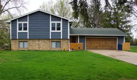 700 80th St, Victoria, MN 55386