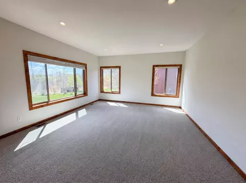 Living - 3072 Nottingham Rd S, Saint Cloud, MN 56301 photo 2 of 4
