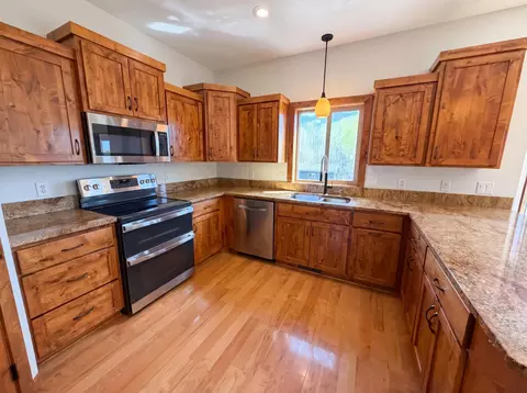 Kitchen - 3072 Nottingham Rd S, Saint Cloud, MN 56301 photo 2 of 3