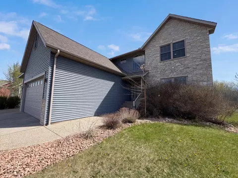 Exterior - 3072 Nottingham Rd S, Saint Cloud, MN 56301 photo 3 of 7