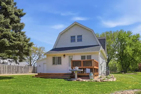 27090 540th Ave, Lansing, MN 55950