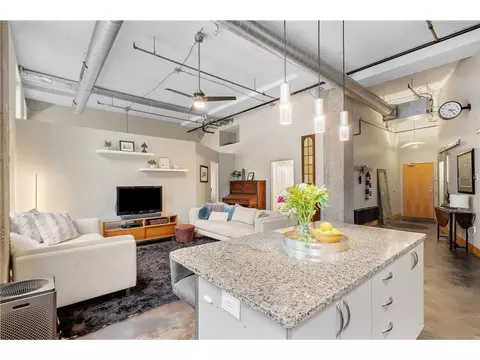 918 3rd St N #105, Minneapolis, MN 55401