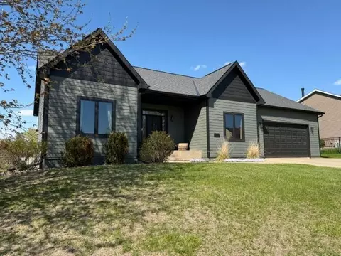365 Trailstone Dr SW, Cokato, MN 55321