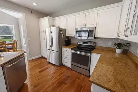 Kitchen - 2512 Walden Way, Saint Cloud, MN 56301 photo 4 of 6