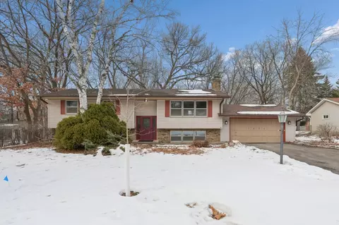 1051 Tiller Ln, Shoreview, MN 55126