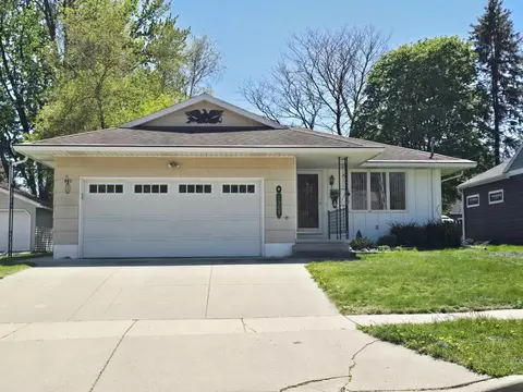 1909 6th Ave NW, Austin, MN 55912