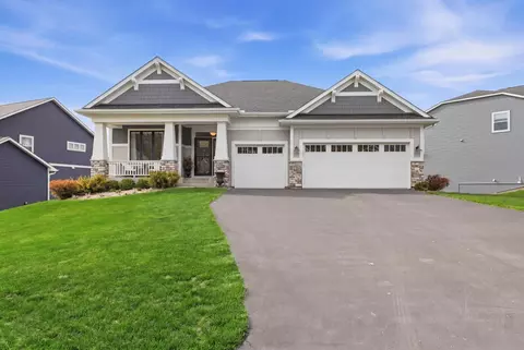 130 Maple Ter, Waconia, MN 55387