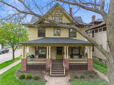 802 Ashland Ave, Saint Paul, MN 55104