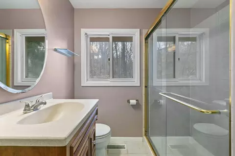 Bath - 1382 Lakeside Cir, Eagan, MN 55123 photo 1 of 7