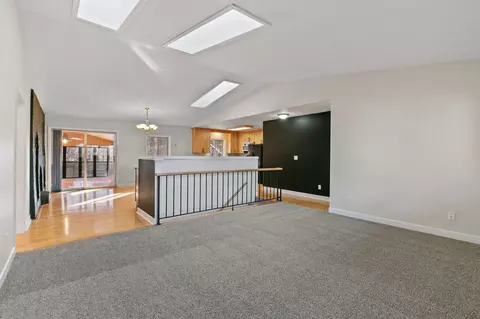 1382 Lakeside Cir, Eagan, MN 55123