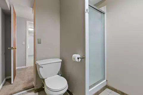 Bath - 1382 Lakeside Cir, Eagan, MN 55123 photo 6 of 7