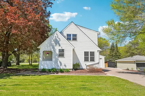 7710 Groveland Rd, Mounds View, MN 55112