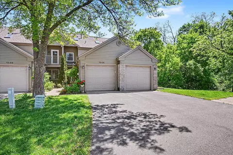 1644 Rose Hill Cir, Saint Paul, MN 55108