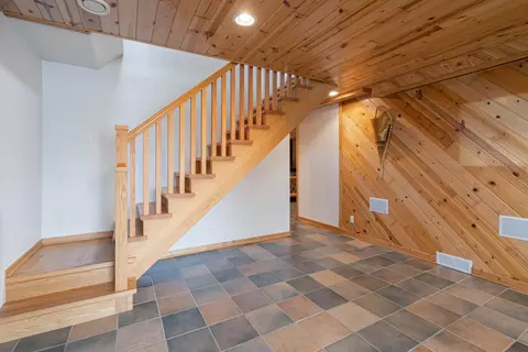 Entry Way - 7024 Van Rd, Duluth, MN 55803 photo 2 of 2