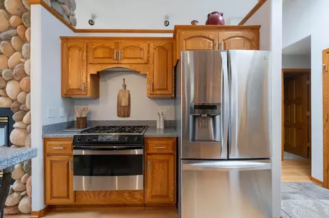 Kitchen - 7024 Van Rd, Duluth, MN 55803 photo 3 of 4