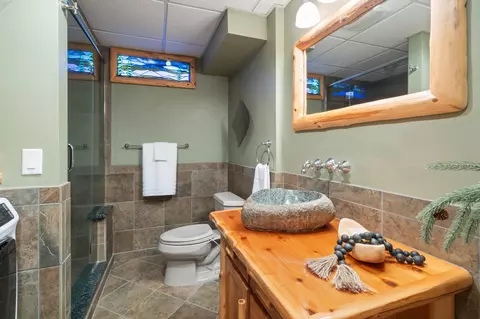 Bath - 7024 Van Rd, Duluth, MN 55803 photo 2 of 2