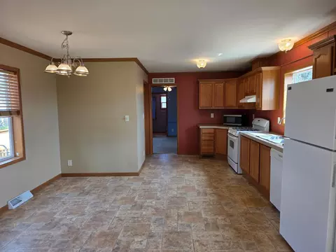 Kitchen - 9 Holly Ln, Duluth, MN 55810 photo 4 of 4