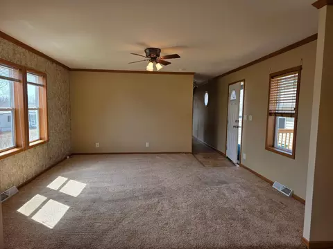 Living - 9 Holly Ln, Duluth, MN 55810 photo 2 of 3