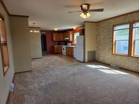 Living - 9 Holly Ln, Duluth, MN 55810 photo 1 of 3