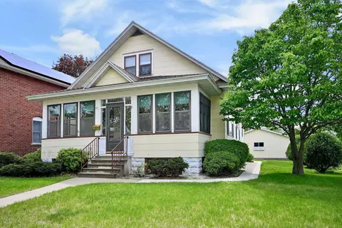 671 E King St, Winona, MN 55987