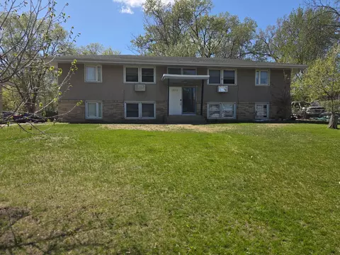 5820 2 12 St NE, Fridley, MN 55432
