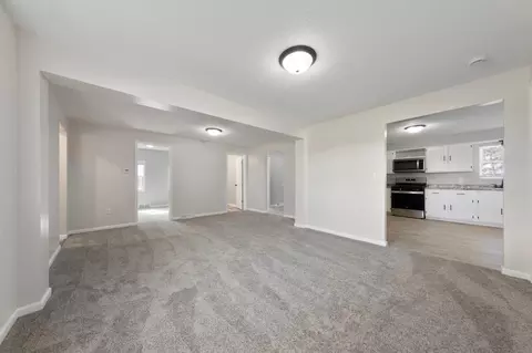 Living - 508 20th St NW, Faribault, MN 55021 photo 3 of 4