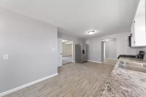 Entry Way - 508 20th St NW, Faribault, MN 55021 photo 2 of 4