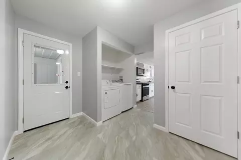 Entry Way - 508 20th St NW, Faribault, MN 55021 photo 3 of 4