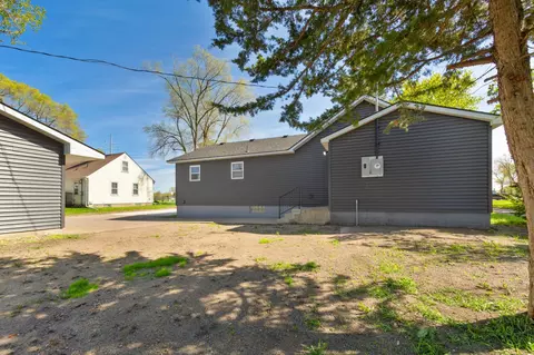 Exterior - 508 20th St NW, Faribault, MN 55021 photo 4 of 7
