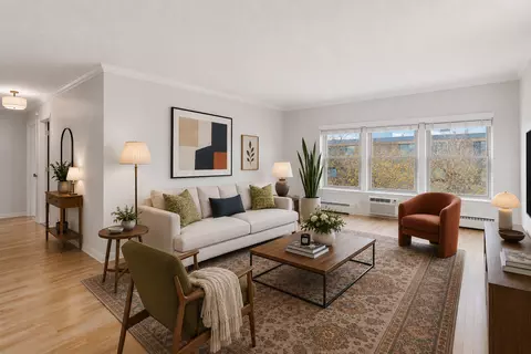 821 Douglas Ave #304, Minneapolis, MN 55403