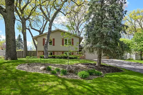 15008 Oakland Ave, Burnsville, MN 55306