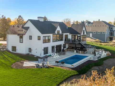 730 Lakeview Pkwy, Mound, MN 55364