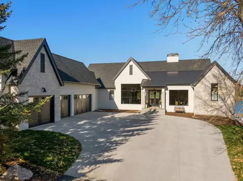 730 Lakeview Pkwy, Mound, MN 55364