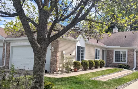 10953 Lexington Dr, Eden Prairie, MN 55344