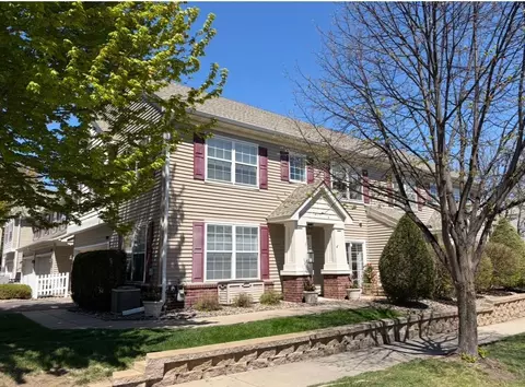 890 Braunworth Ct, Chaska, MN 55318