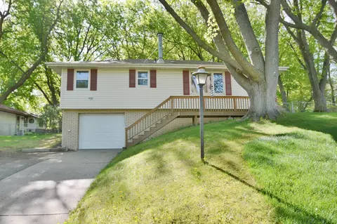 6494 Berkshire Ln N, Maple Grove, MN 55311