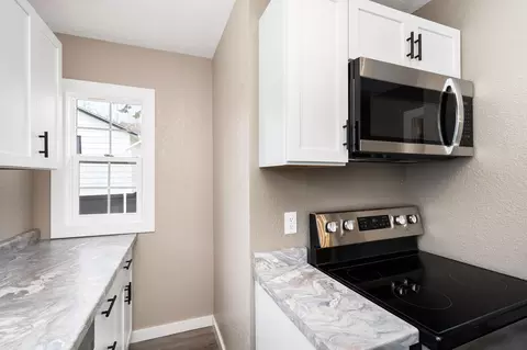 Kitchen - 4005 W 9th St, Duluth, MN 55807 photo 5 of 6