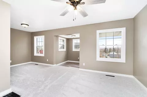 Living - 4005 W 9th St, Duluth, MN 55807 photo 2 of 6