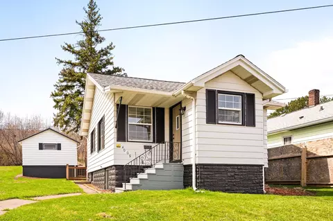 4005 W 9th St, Duluth, MN 55807