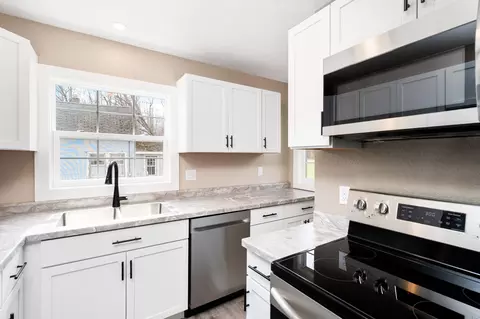 Kitchen - 4005 W 9th St, Duluth, MN 55807 photo 1 of 6