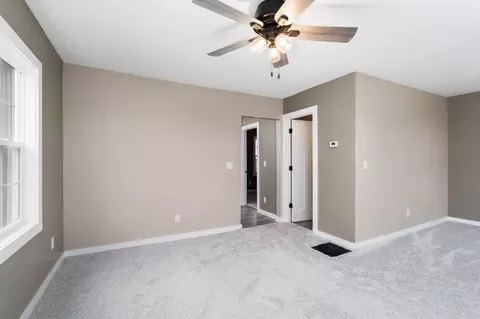 Living - 4005 W 9th St, Duluth, MN 55807 photo 4 of 6