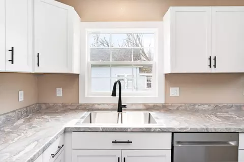 Kitchen - 4005 W 9th St, Duluth, MN 55807 photo 2 of 6