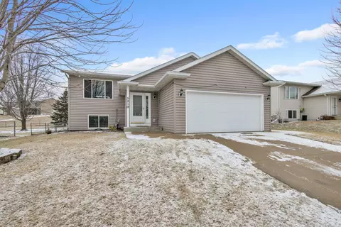 5219 56th Ave NW, Rochester, MN 55901